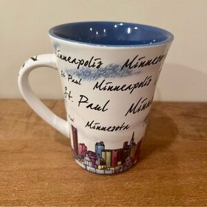 Minneapolis Skyline Mug - Blue and White Twin Cities Minneapolis St.‎ Paul READ